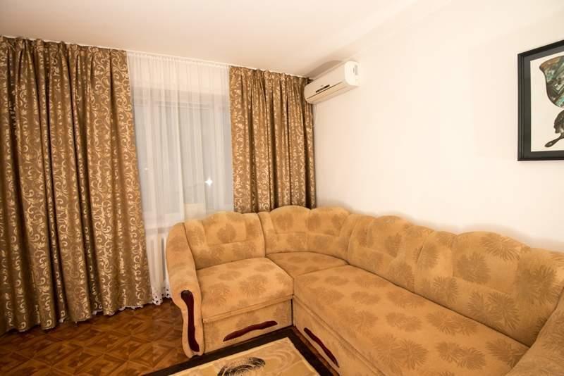 Apartment On Illyushy Kulyka At The Supermarket Fresh Fabrika Kherson Bagian luar foto